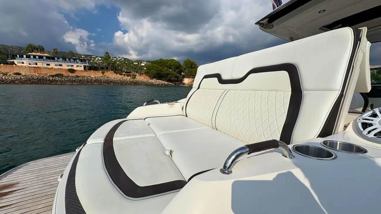 Sea Ray SLX 350 usata in vendita