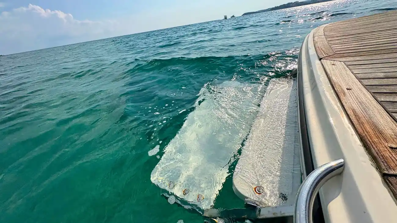 Sea Ray SLX 350 usata in vendita