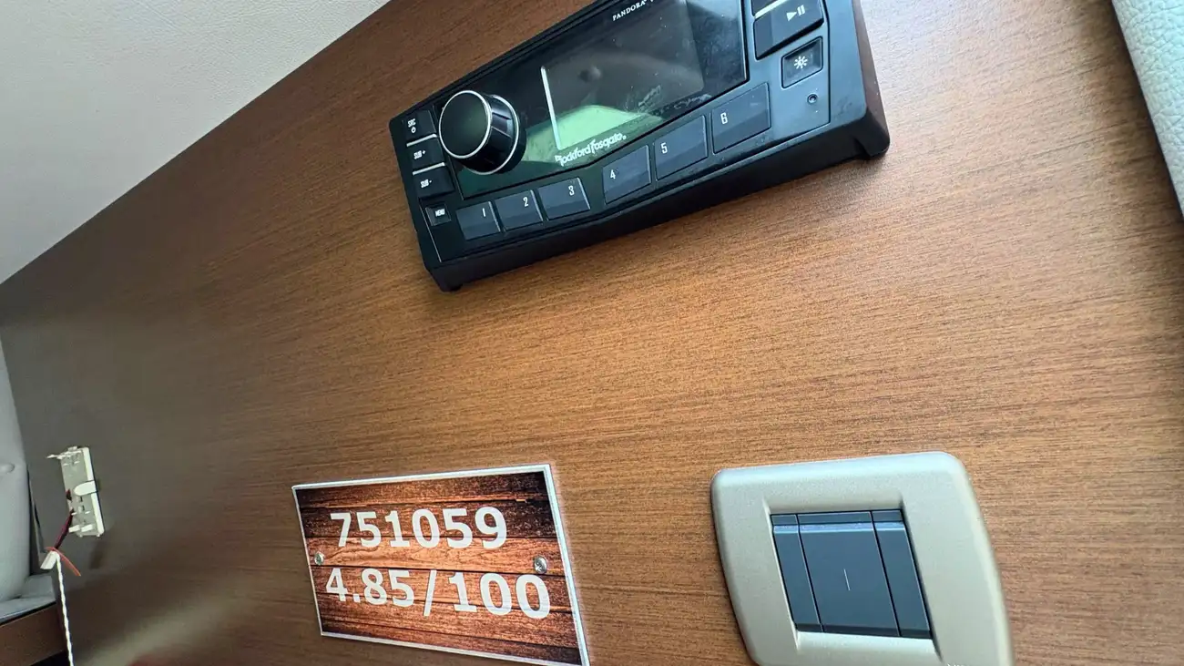 Sea Ray SLX 350 usata in vendita