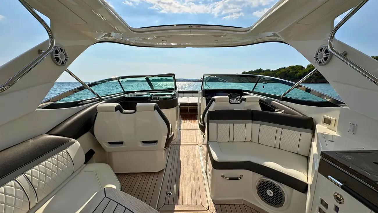 Sea Ray SLX 350 usata in vendita