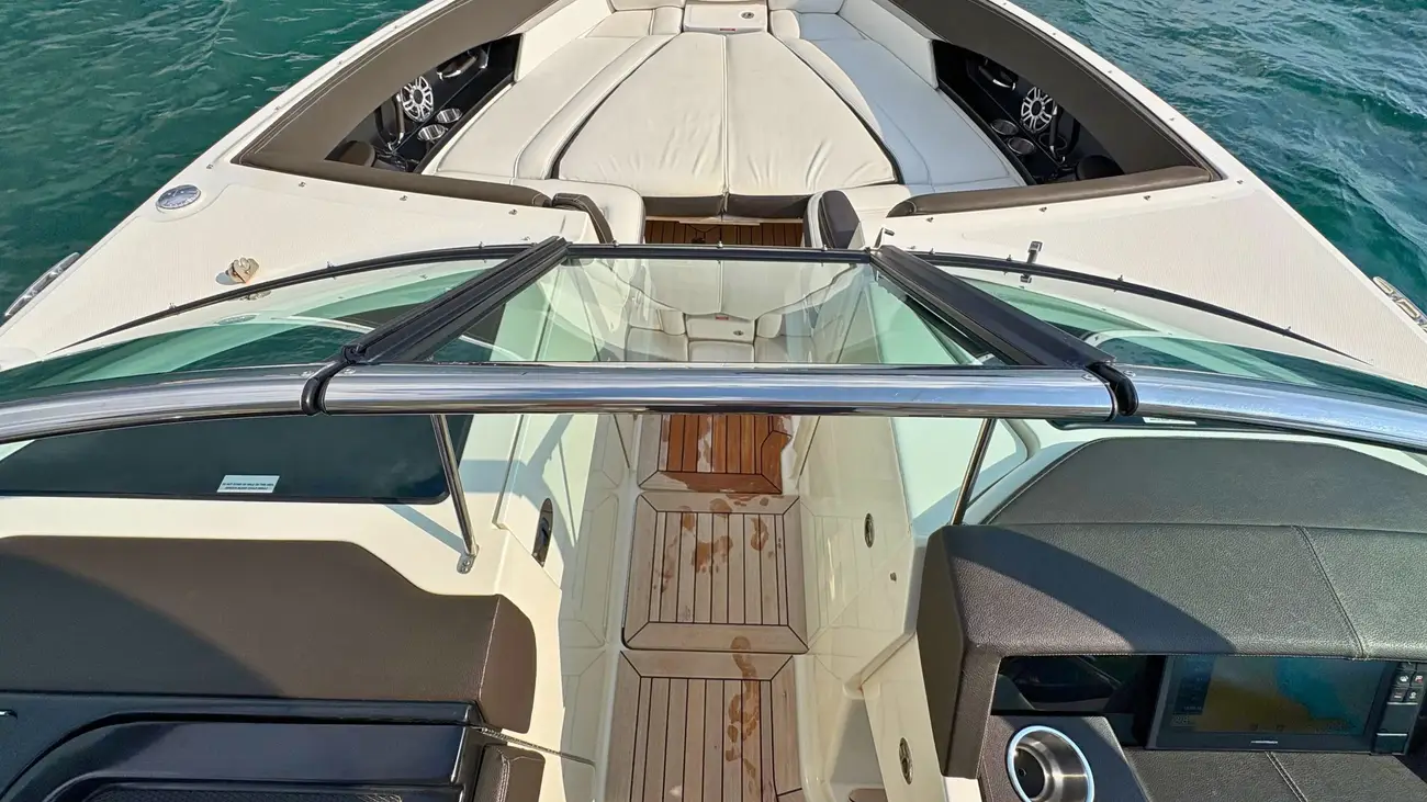 Sea Ray SLX 350 usata in vendita
