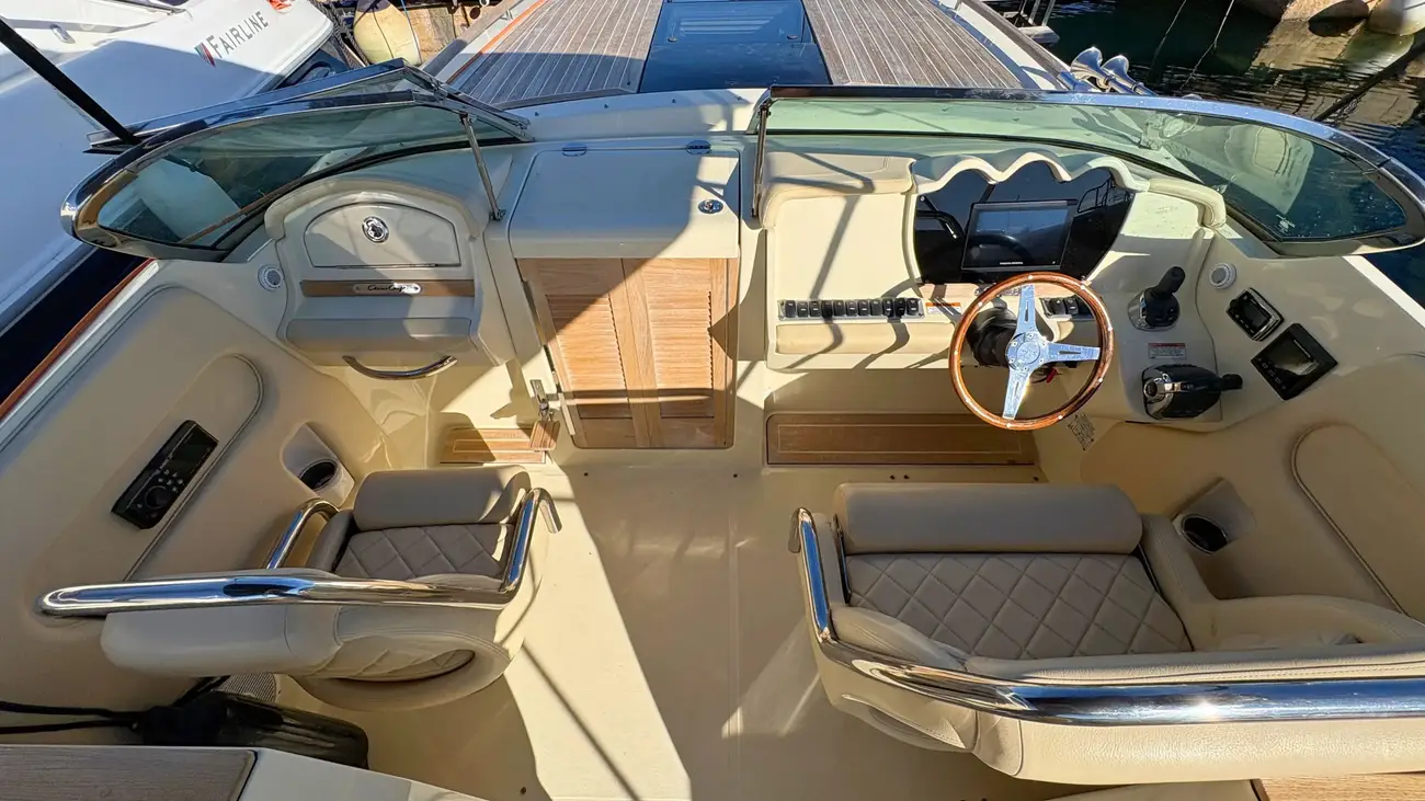 Chris Craft 32 Corsair usado à venda