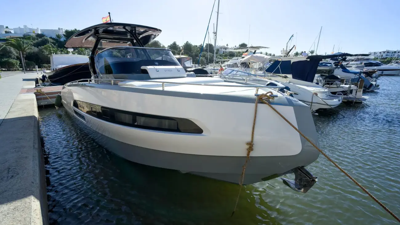 Invictus Yacht 320 GT usata in vendita