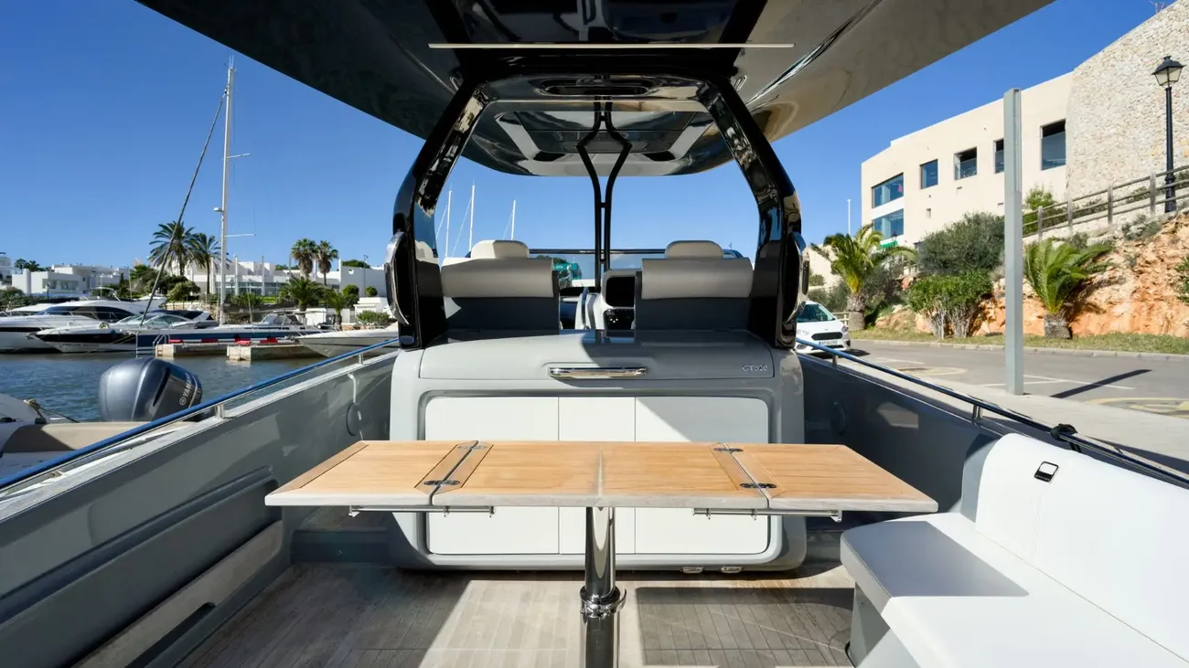 Invictus Yacht 320 GT usata in vendita