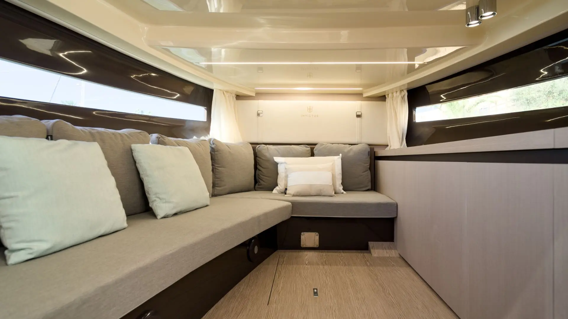 Invictus Yacht 320 GT usata in vendita