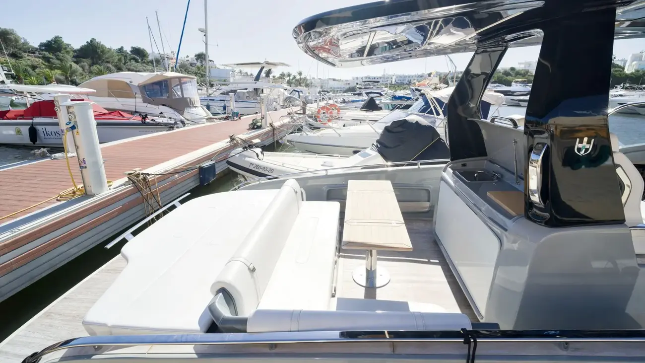 Invictus Yacht 320 GT usata in vendita