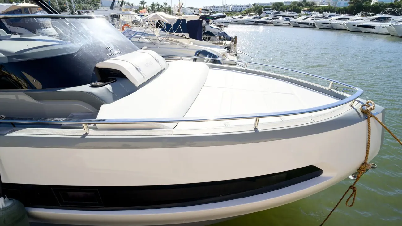 Invictus Yacht 320 GT usata in vendita