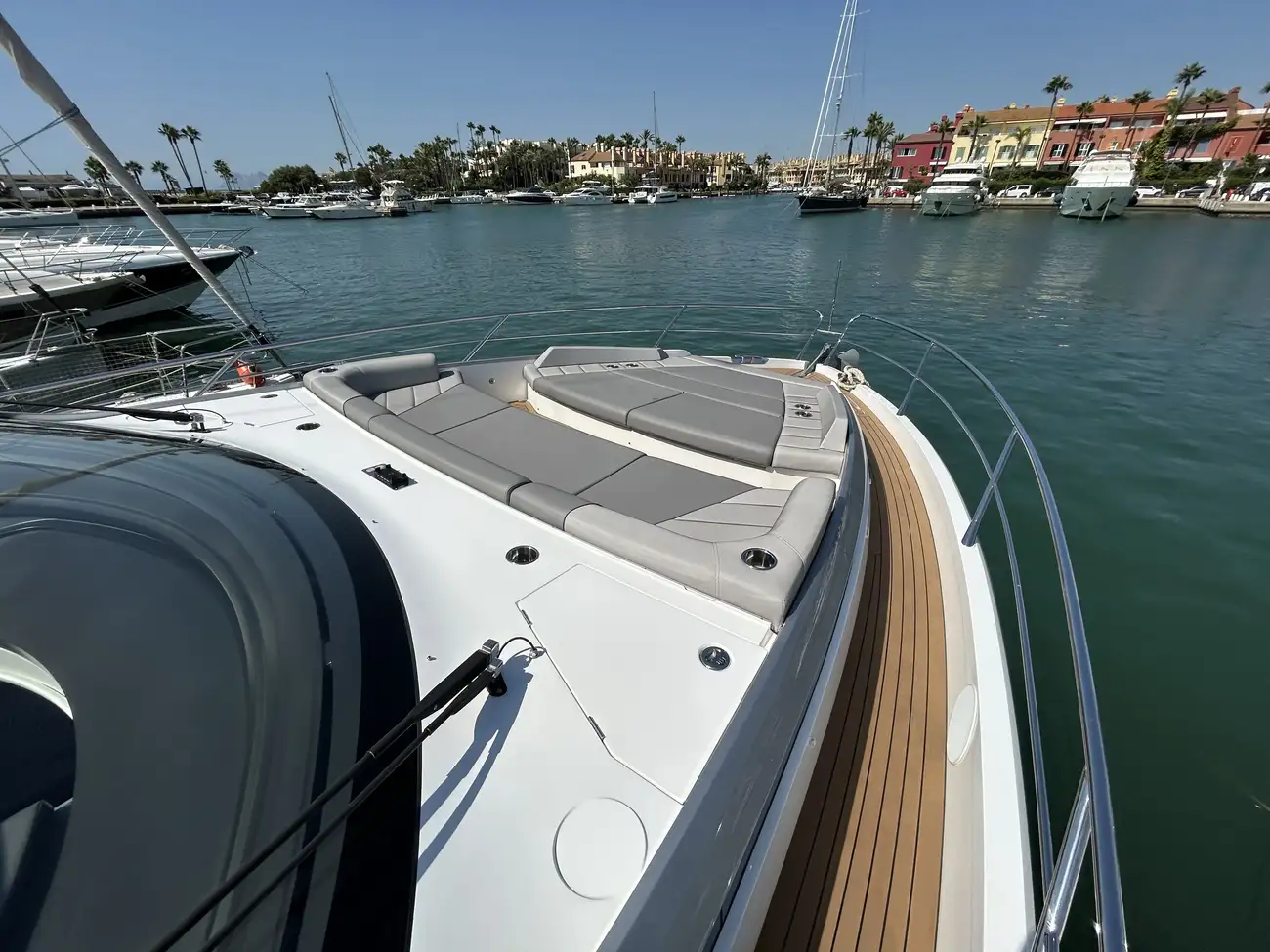 Sunseeker 65 Sport Yacht usado à venda
