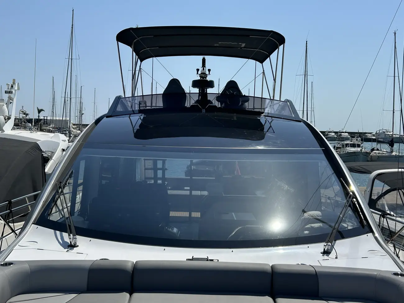 Sunseeker 65 Sport Yacht usado à venda