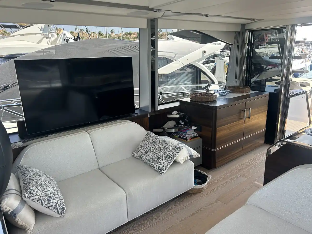Sunseeker 65 Sport Yacht usado à venda