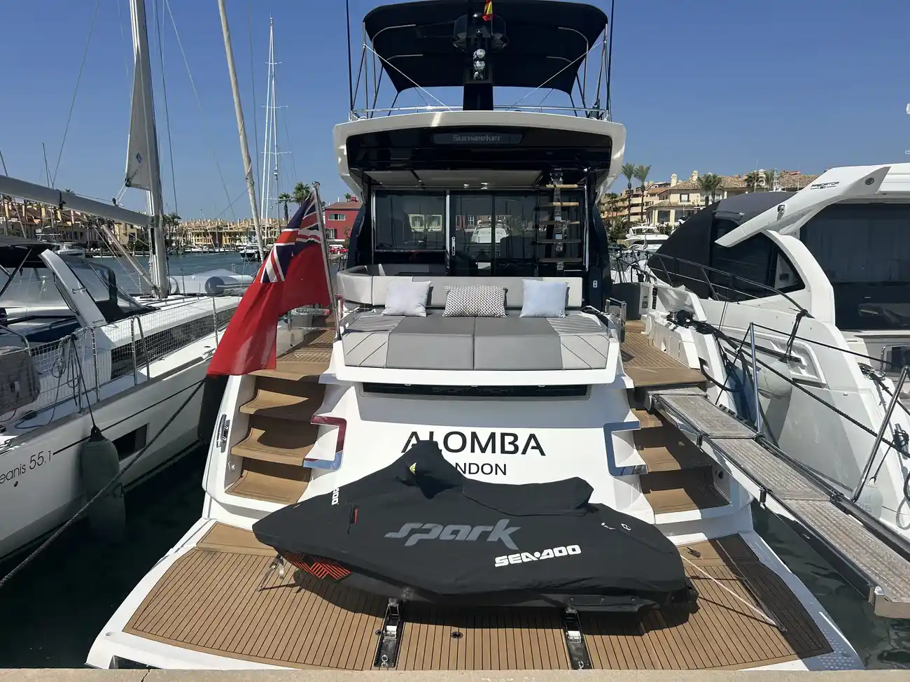 Sunseeker 65 Sport Yacht usado à venda