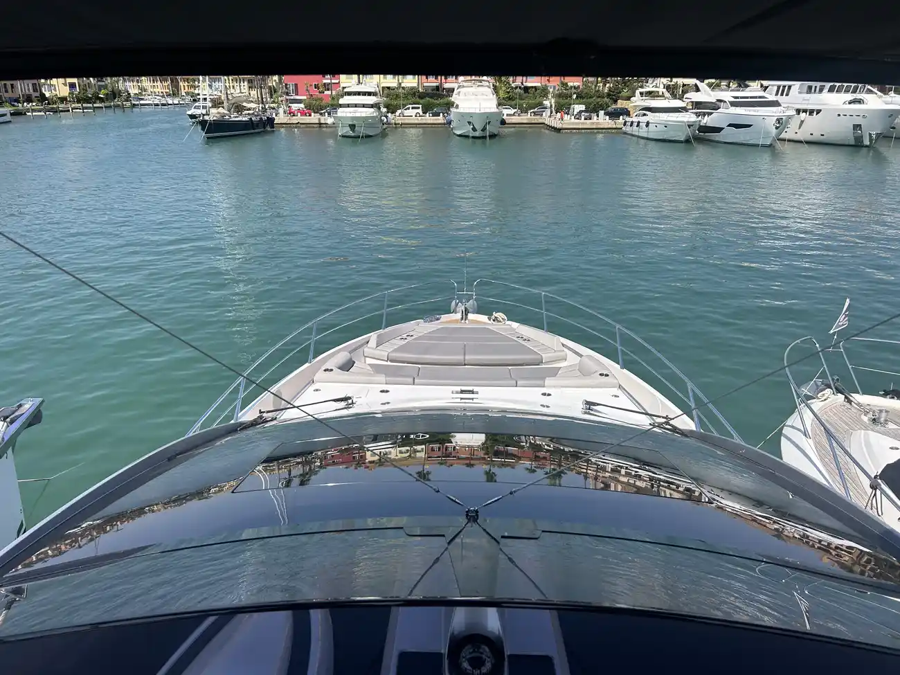 Sunseeker 65 Sport Yacht usado à venda