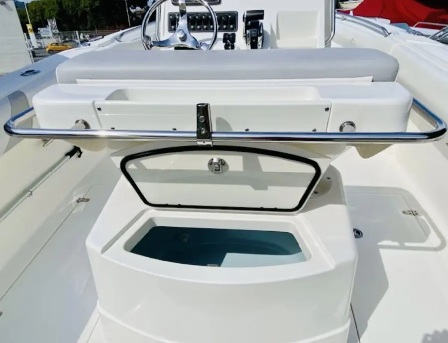 Boston Whaler 220 Outrage usata in vendita