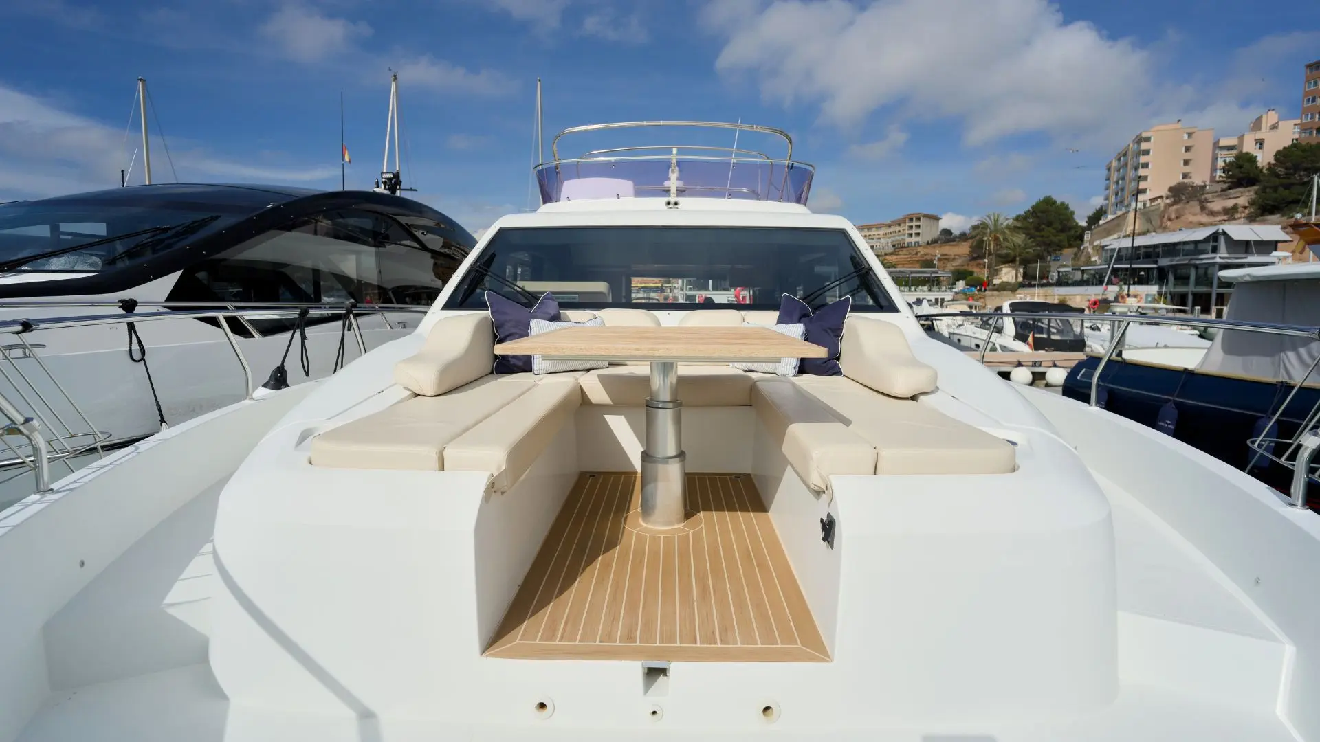 Sealine F530 usado à venda