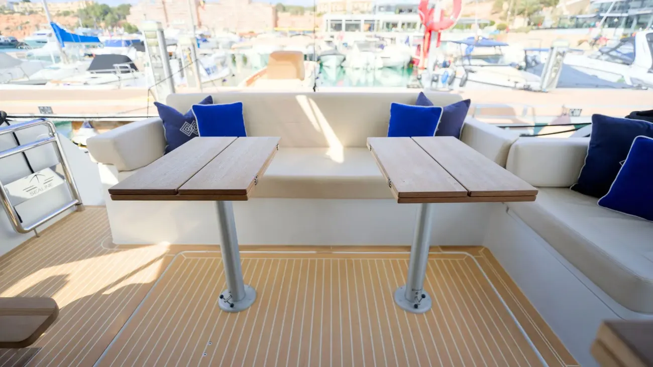 Sealine F530 usado à venda