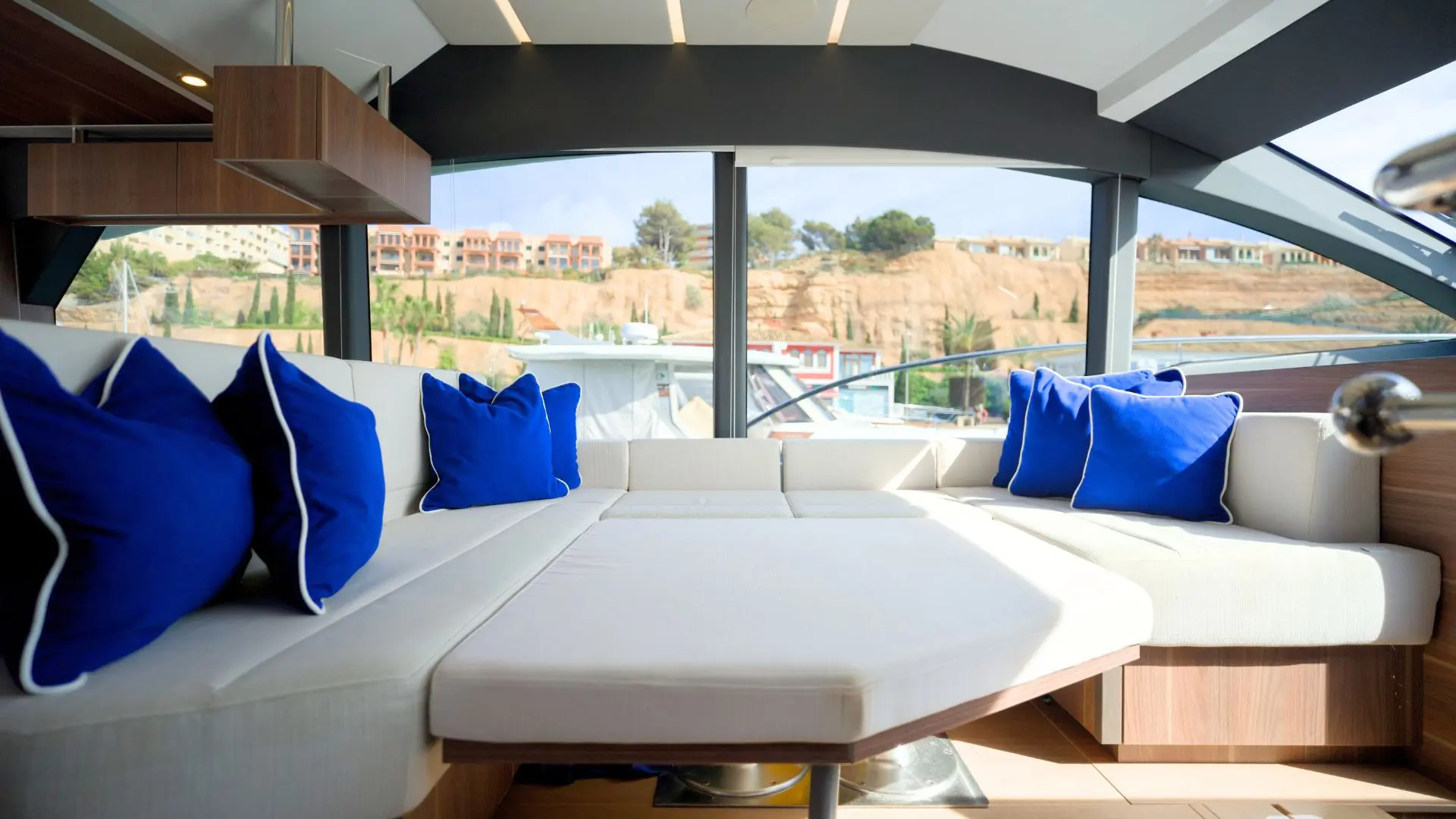 Sealine F530 usado à venda