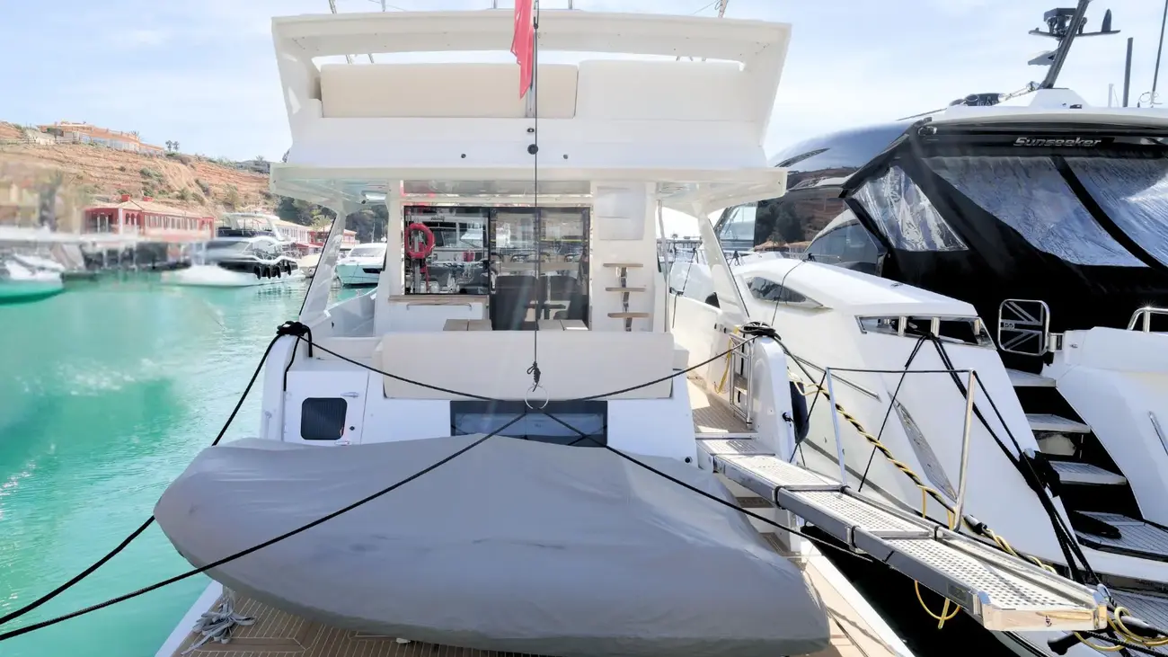 Sealine F530 usado à venda