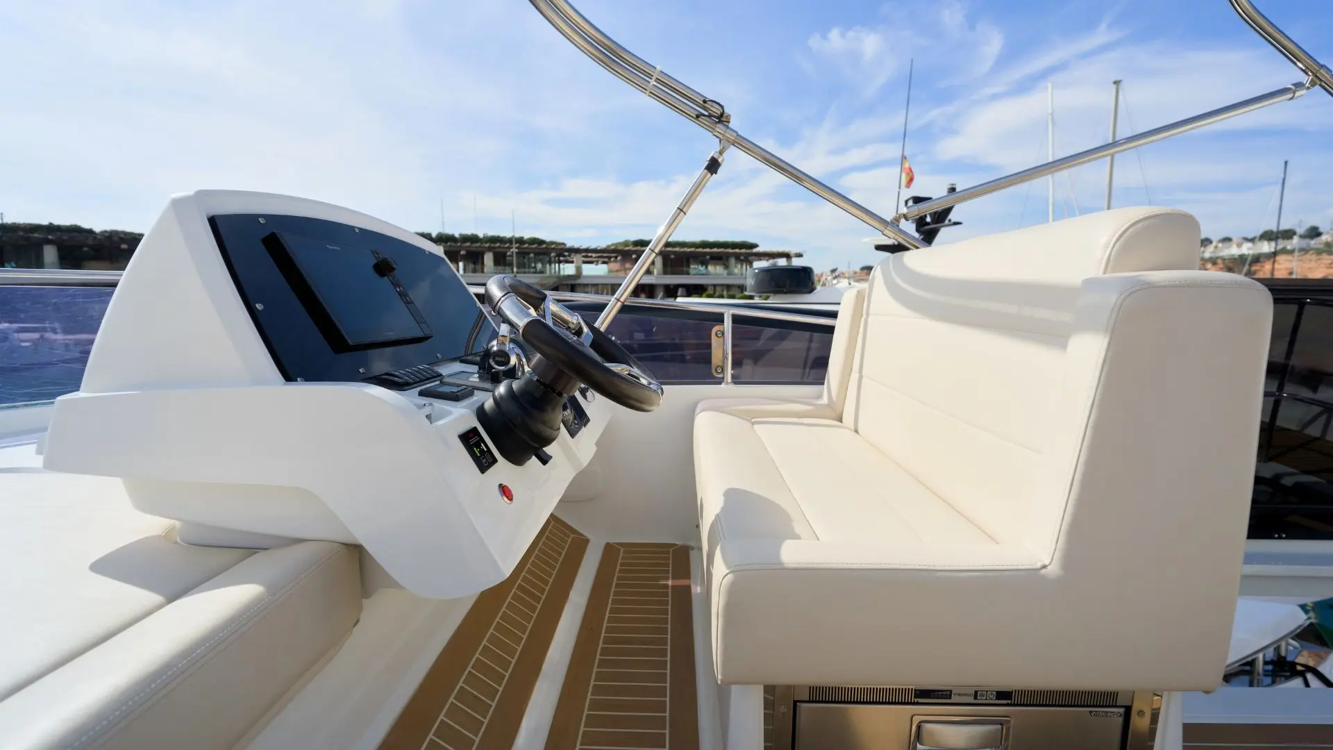Sealine F530 usado à venda