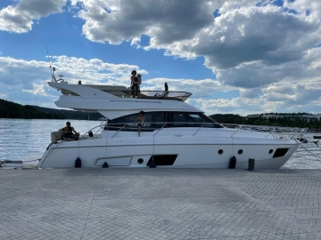 Bavaria Yachts Virtess 420 Fly usado à venda