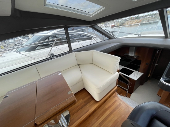 Princess V50 Deck Saloon usado à venda