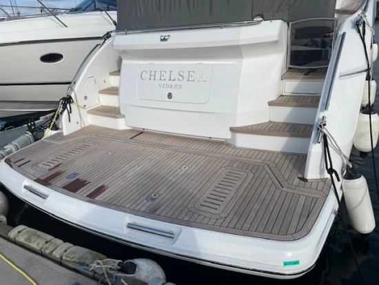 Princess V50 Deck Saloon usado à venda