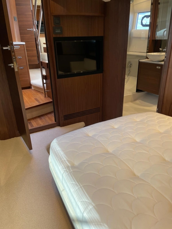 Princess V50 Deck Saloon usado à venda