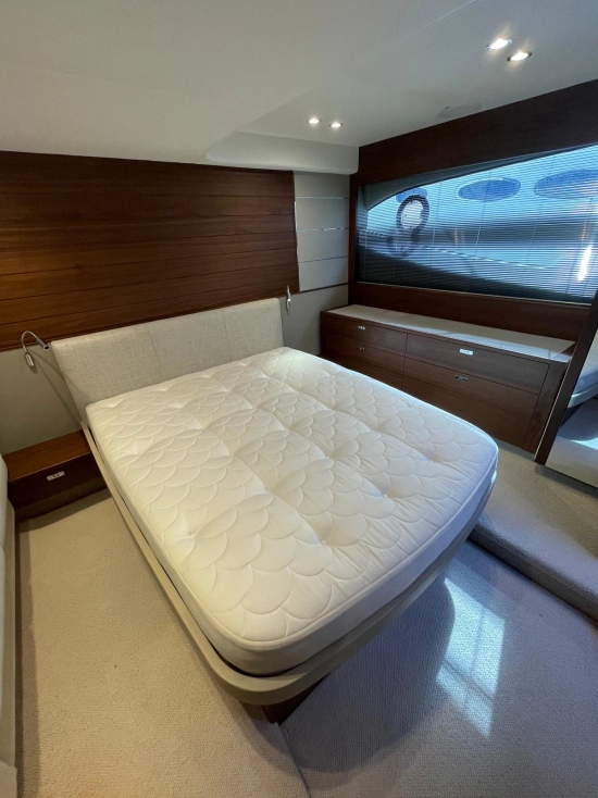 Princess V50 Deck Saloon usado à venda