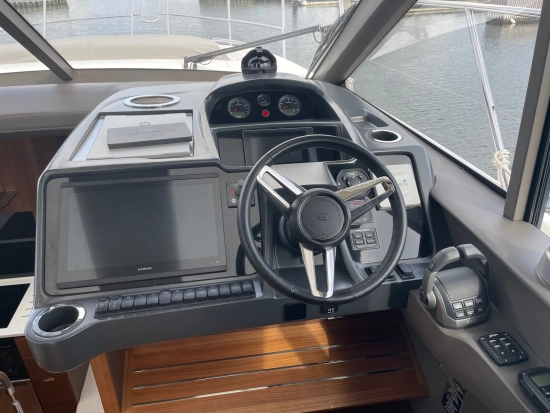 Princess V50 Deck Saloon usado à venda