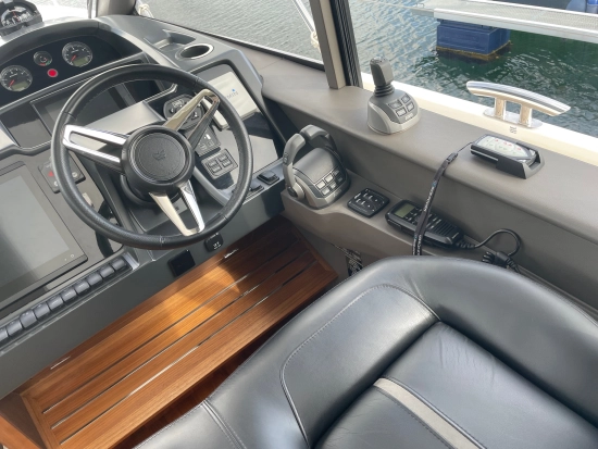 Princess V50 Deck Saloon usado à venda