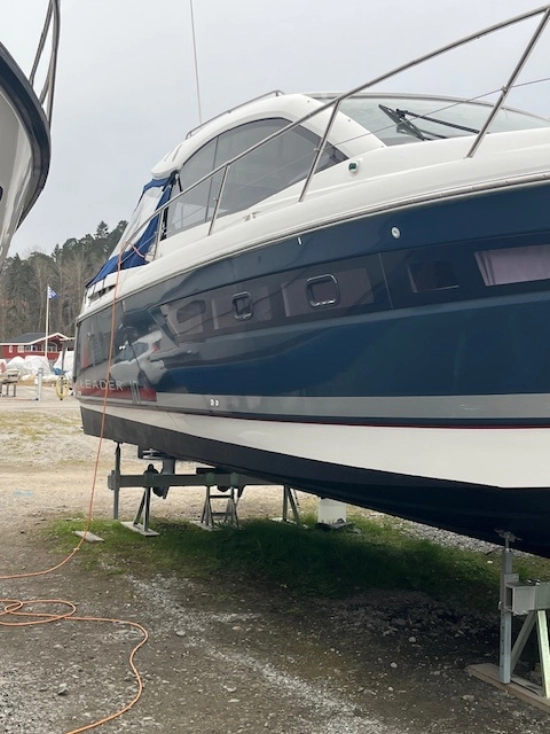 Jeanneau Leader 10 usado à venda