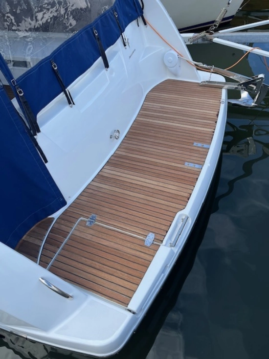 Jeanneau Leader 10 usado à venda