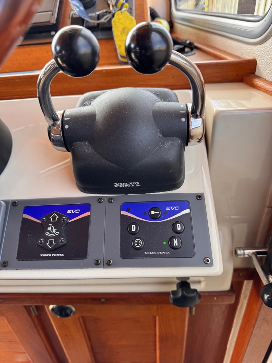 Custom 33 usata in vendita