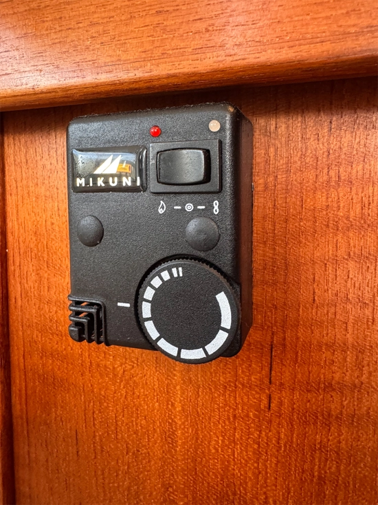 Custom 33 usata in vendita