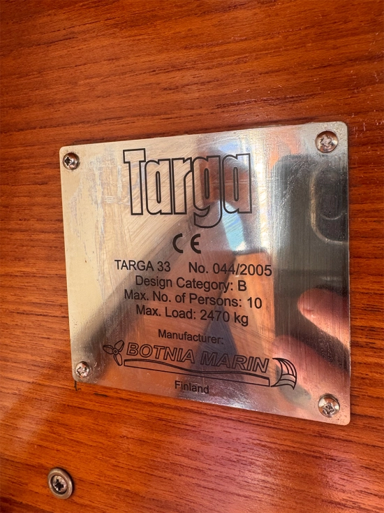 Custom 33 usata in vendita