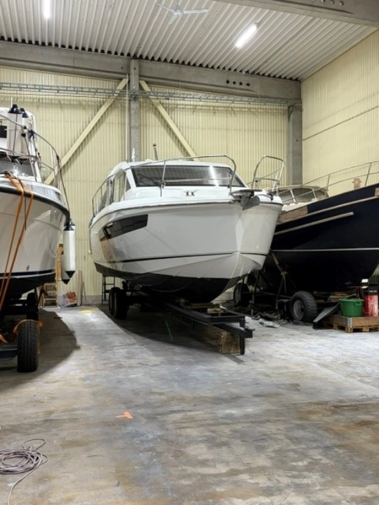 Sealine C330 usado à venda
