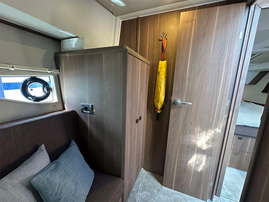 Sealine C330 de segunda mano en venta