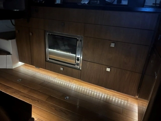 Sealine C330 usado à venda