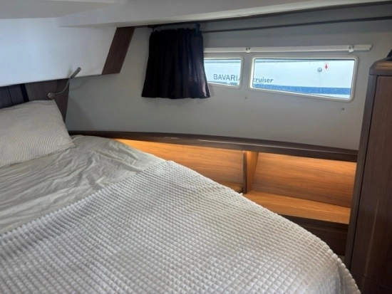 Sealine C330 usado à venda