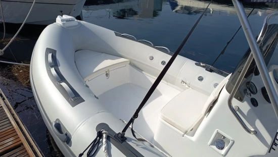 GOLDEN SHIP AURA 520 usata in vendita
