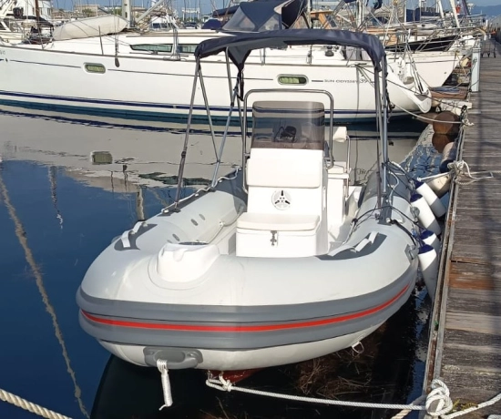 GOLDEN SHIP AURA 520 usata in vendita