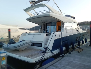 Prestige 560 fly usata in vendita