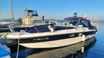 Glastron LA RAYA 31 usata in vendita