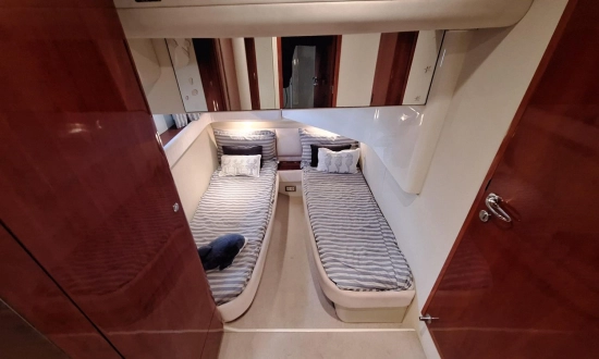 Fairline PHANTOM 46 usata in vendita