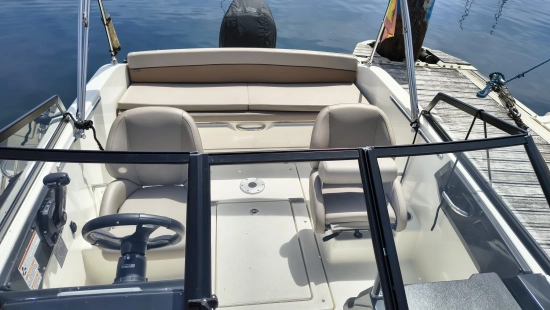 Quicksilver 555 BOW RAIDER de segunda mano en venta