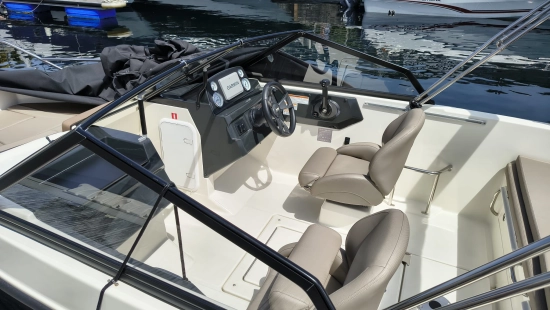 Quicksilver 555 BOW RAIDER de segunda mano en venta
