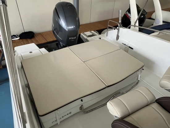 Beneteau Flyer 6.6 Sundeck preowned for sale