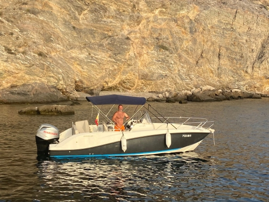 Quicksilver 675 Activ usata in vendita