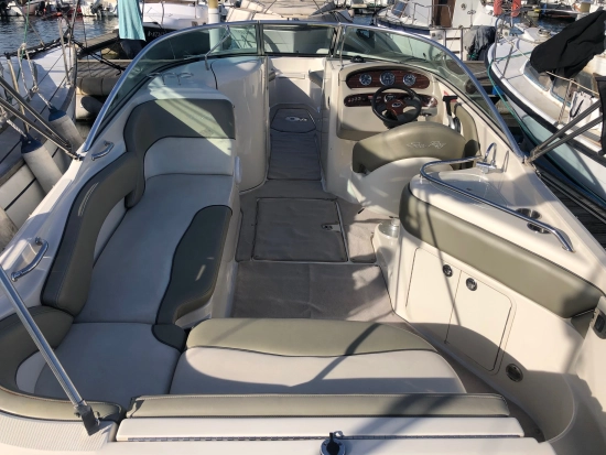 Sea Ray 240 SUNDECK gebraucht zum verkauf