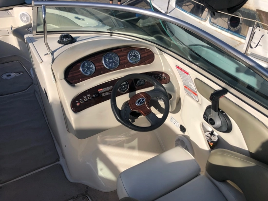 Sea Ray 240 SUNDECK gebraucht zum verkauf