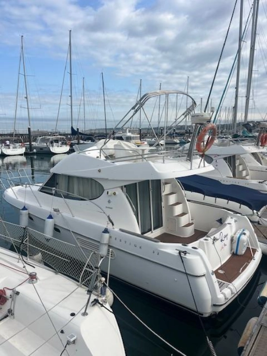 Jeanneau Prestige 32 usado à venda